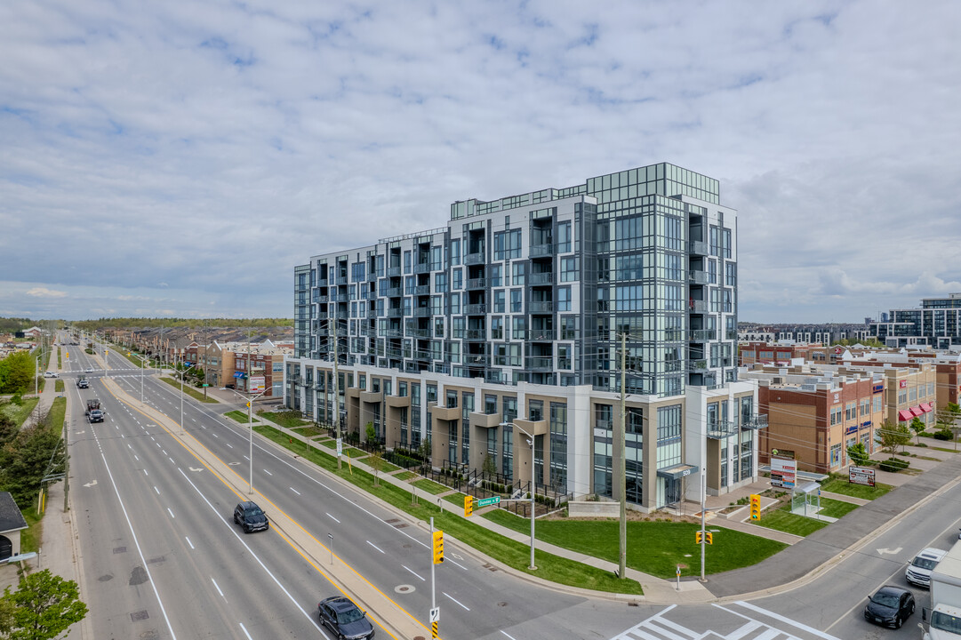 Dunwest Condo in Oakville, ON - Building Photo