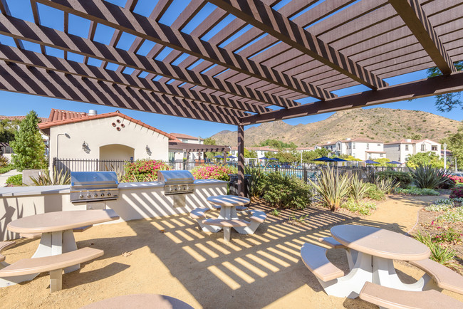 Mission Hills in Camarillo, CA - Building Photo - Building Photo