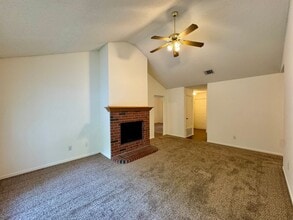 966 Parkview Cir in Hewitt, TX - Building Photo - Building Photo