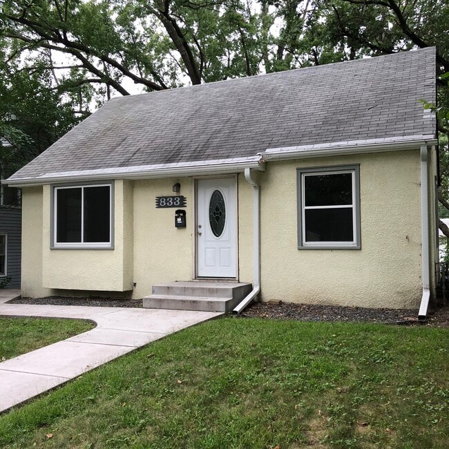 property at 833 25th Ave SE