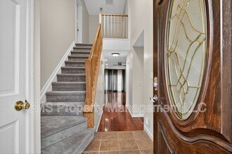 34 Jeffrey Cir in Dayton, NJ - Building Photo - Building Photo