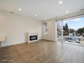 4111 N Narragansett Ave in Chicago, IL - Building Photo - Building Photo