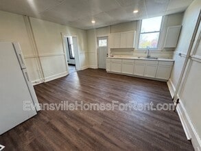 3036 W Maryland St in Evansville, IN - Building Photo - Building Photo