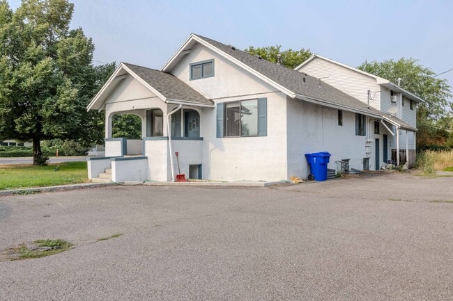 7 N 5th W in Rexburg, ID - Building Photo - Building Photo