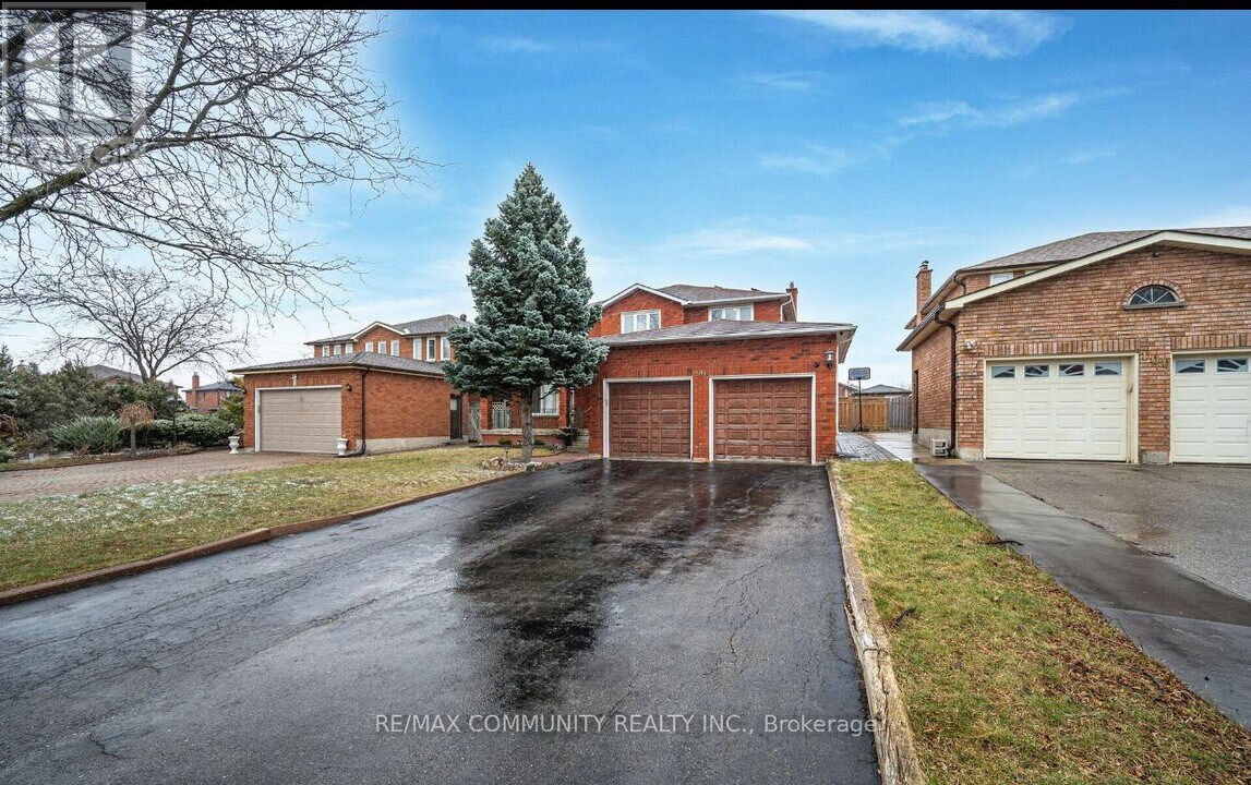 96 Zinnia Pl in Vaughan, ON - Building Photo