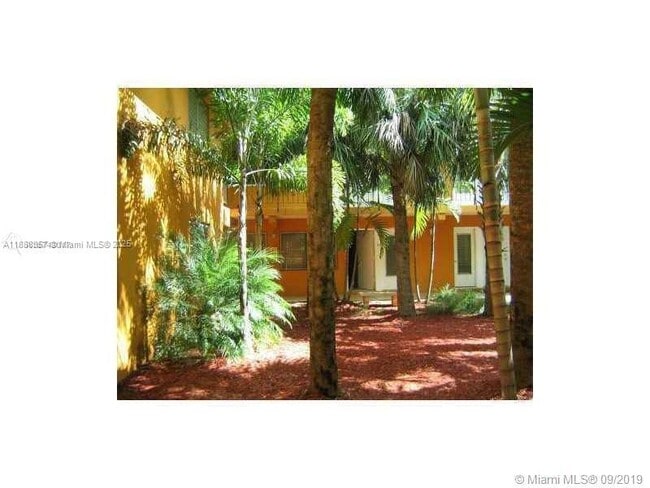 7901 SW 64th Ave in South Miami, FL - Building Photo - Building Photo