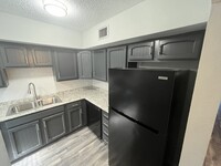 Sunray Townhomes in Corpus Christi, TX - Foto de edificio - Building Photo