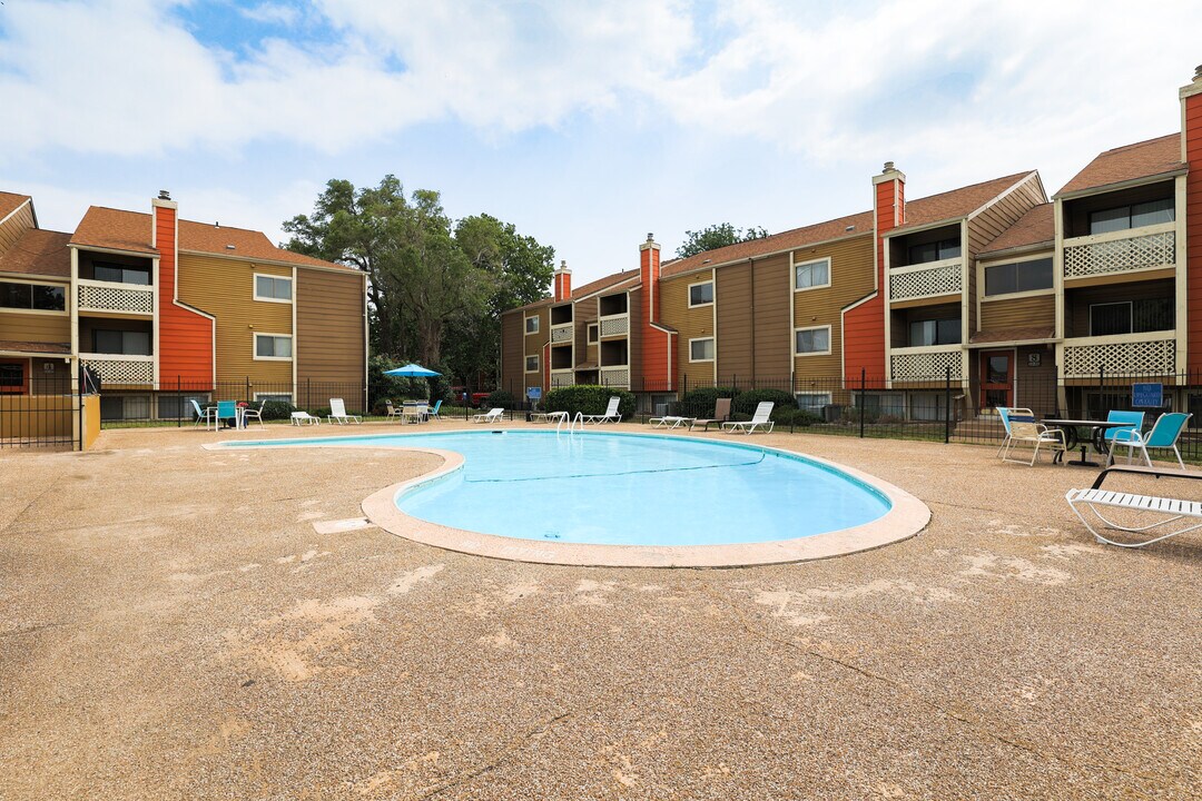 Village Park at Cedarbrooke in Wichita, KS - Building Photo