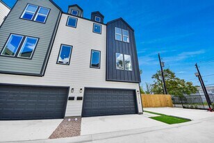 5309 Kindred Gdn Ln in Houston, TX - Building Photo