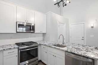 77 Van Dam St, Unit 408 in Saratoga Springs, NY - Building Photo - Building Photo