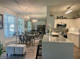 56 Silver Oaks Cir in Naples, FL - Building Photo