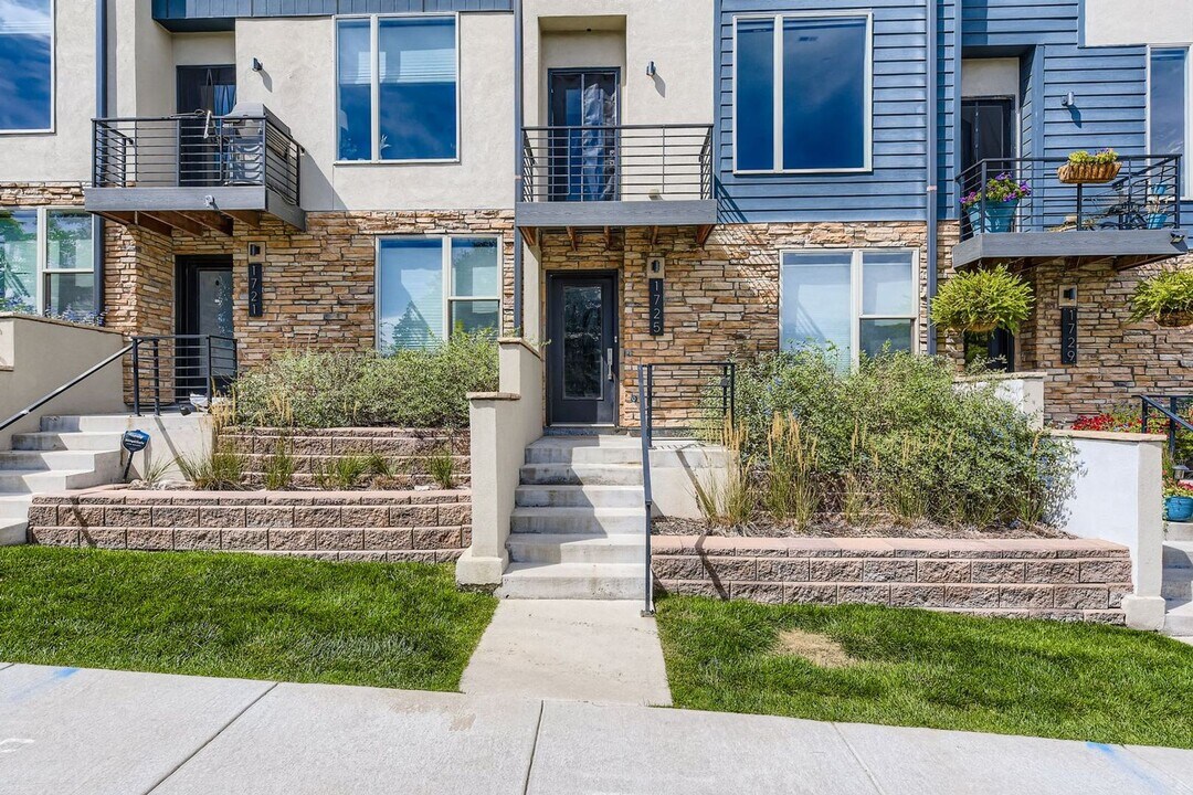 1725 Eaton St in Lakewood, CO - Building Photo