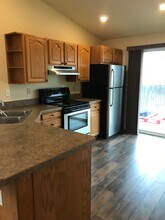2112 SW 19th St in Redmond, OR - Foto de edificio - Building Photo