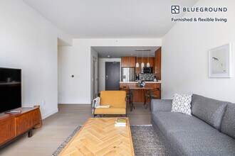 225 S Grand Ave, Unit FL4-ID372 in Los Angeles, CA - Building Photo - Building Photo