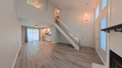 1112 Woodgate Dr in O'Fallon, IL - Building Photo - Building Photo