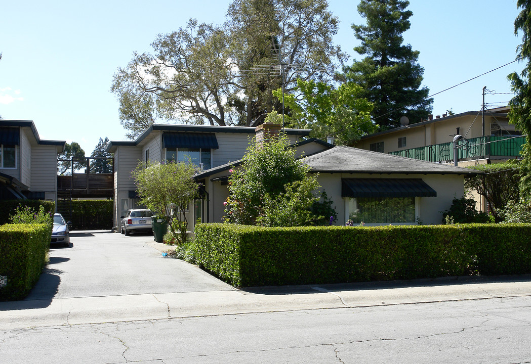 917-923 Florence Ln in Menlo Park, CA - Building Photo