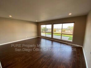 6440 Lake Arrowhead Dr in San Diego, CA - Building Photo - Building Photo