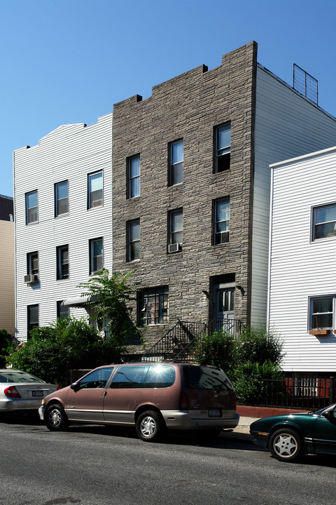 260 17th St in Brooklyn, NY - Building Photo