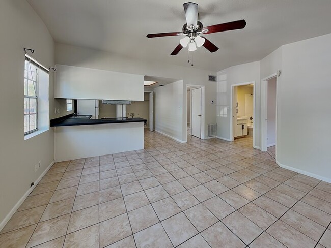9213 N 13th St in Tampa, FL - Building Photo - Building Photo