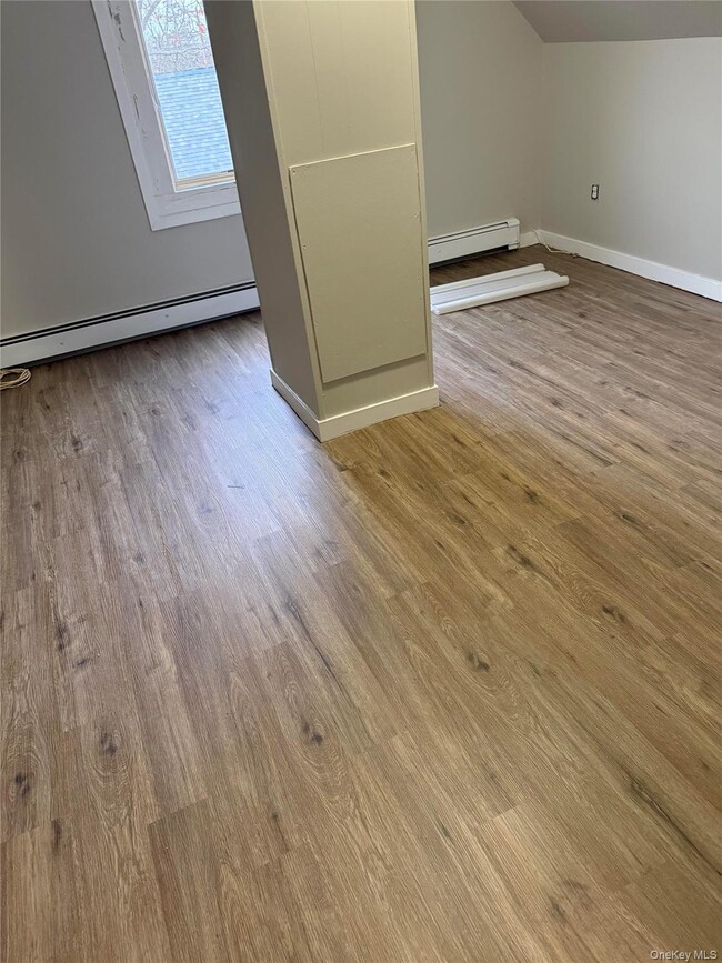 54 2nd Ave in Bay Shore, NY - Building Photo - Building Photo