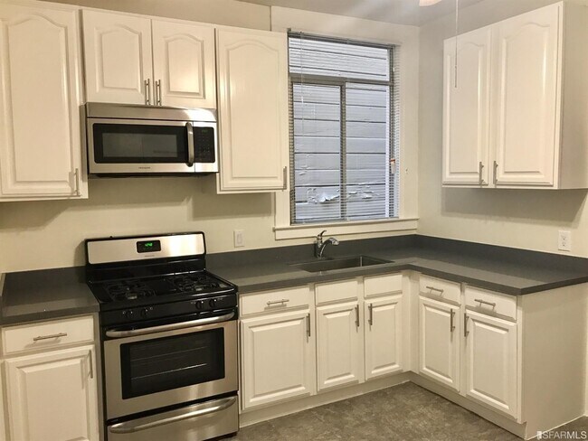 2032 Larkin St in San Francisco, CA - Building Photo - Building Photo