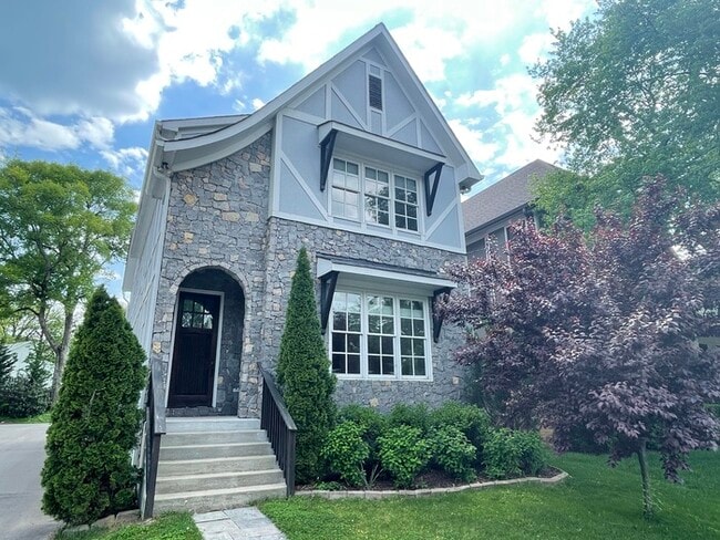property at 1605 Glen Echo Rd