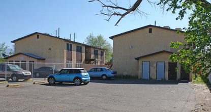 116-118 Dallas St SE in Albuquerque, NM - Foto de edificio - Building Photo