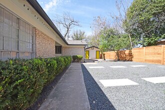 6400 Brookside Dr in Austin, TX - Building Photo - Building Photo