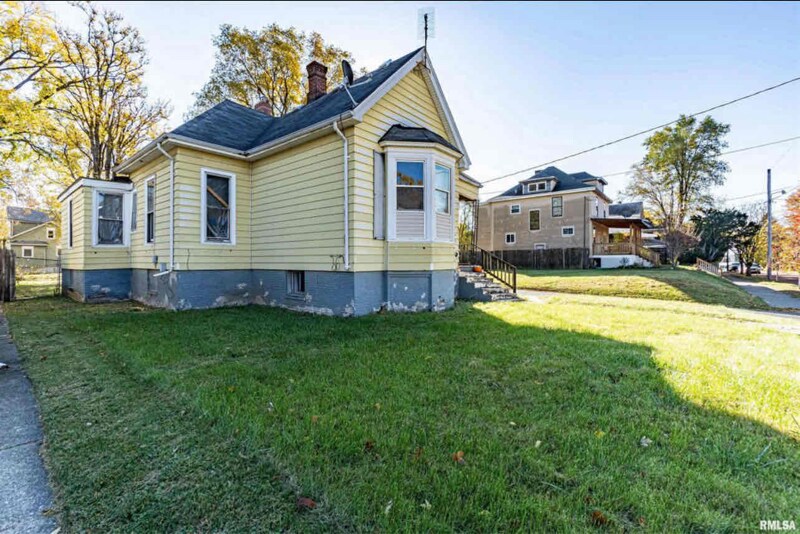 1622 N California Ave in Peoria, IL - Building Photo