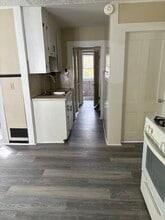 33 Holmes Ave in New Britain, CT - Building Photo - Building Photo