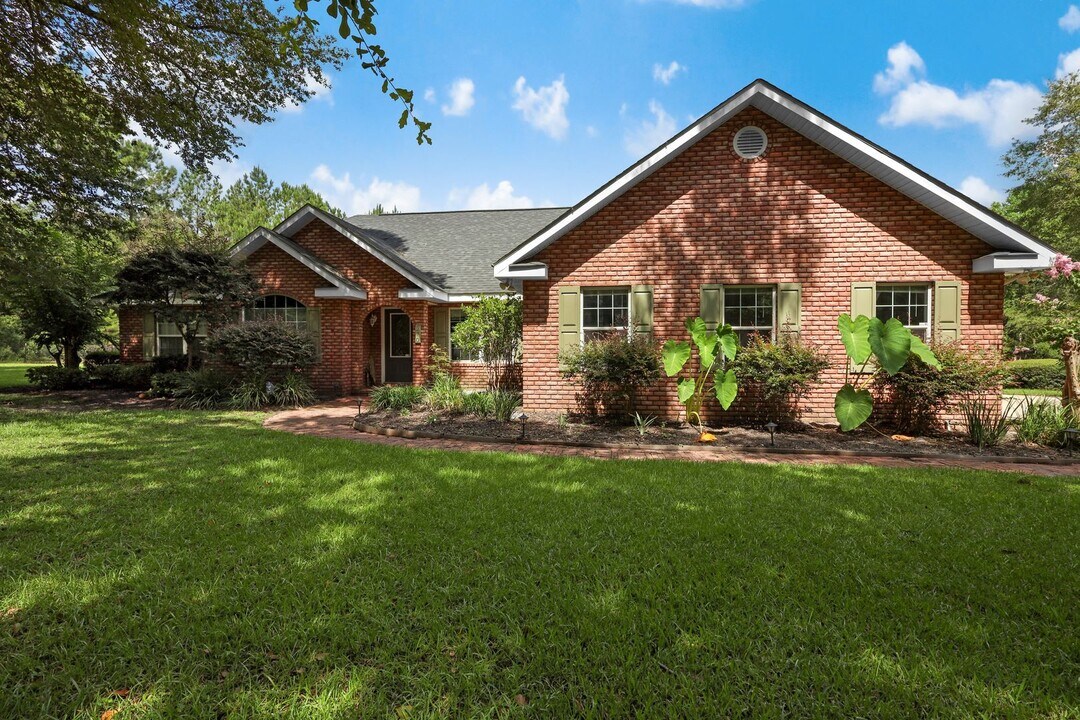 270 Palm Island Rd in Jesup, GA - Building Photo