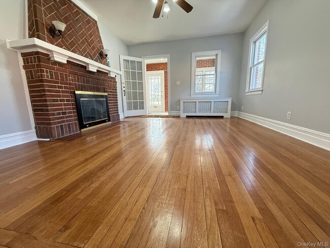 7 Flower St in New Rochelle, NY - Building Photo - Building Photo