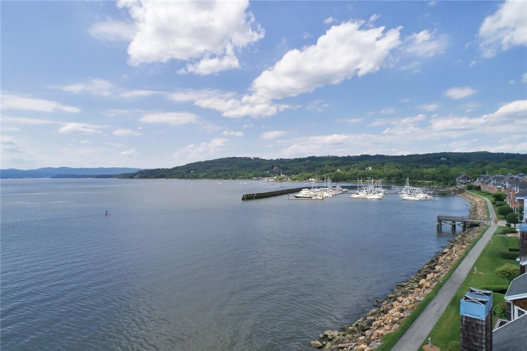 1906 Half Moon Bay Dr in Croton-on-Hudson, NY - Building Photo