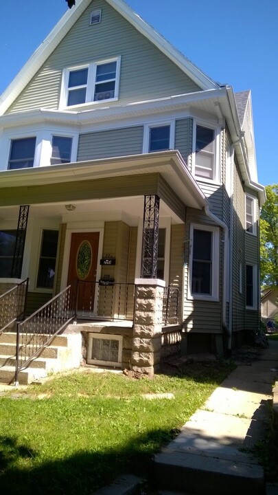 228 N 38th St in Milwaukee, WI - Foto de edificio