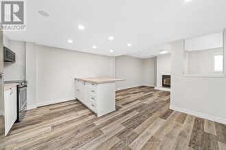 106 Wellington Main St in Belleville, ON - Building Photo - Building Photo