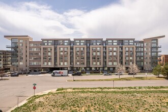 Vue West in Denver, CO - Building Photo - Building Photo