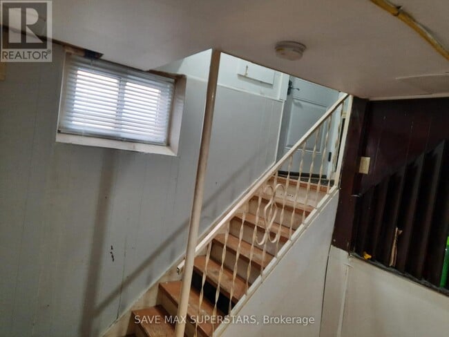 155 Gunn St in Barrie, ON - Building Photo - Building Photo