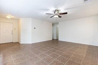 9647 Barbwire in San Antonio, TX - Building Photo - Building Photo