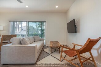 1496 Neptune Ave in Encinitas, CA - Building Photo - Building Photo