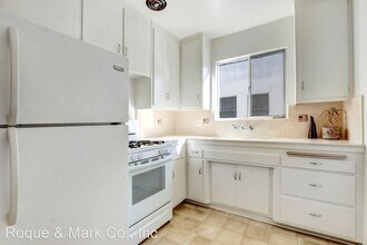 907 S Holt Ave in Los Angeles, CA - Building Photo - Building Photo