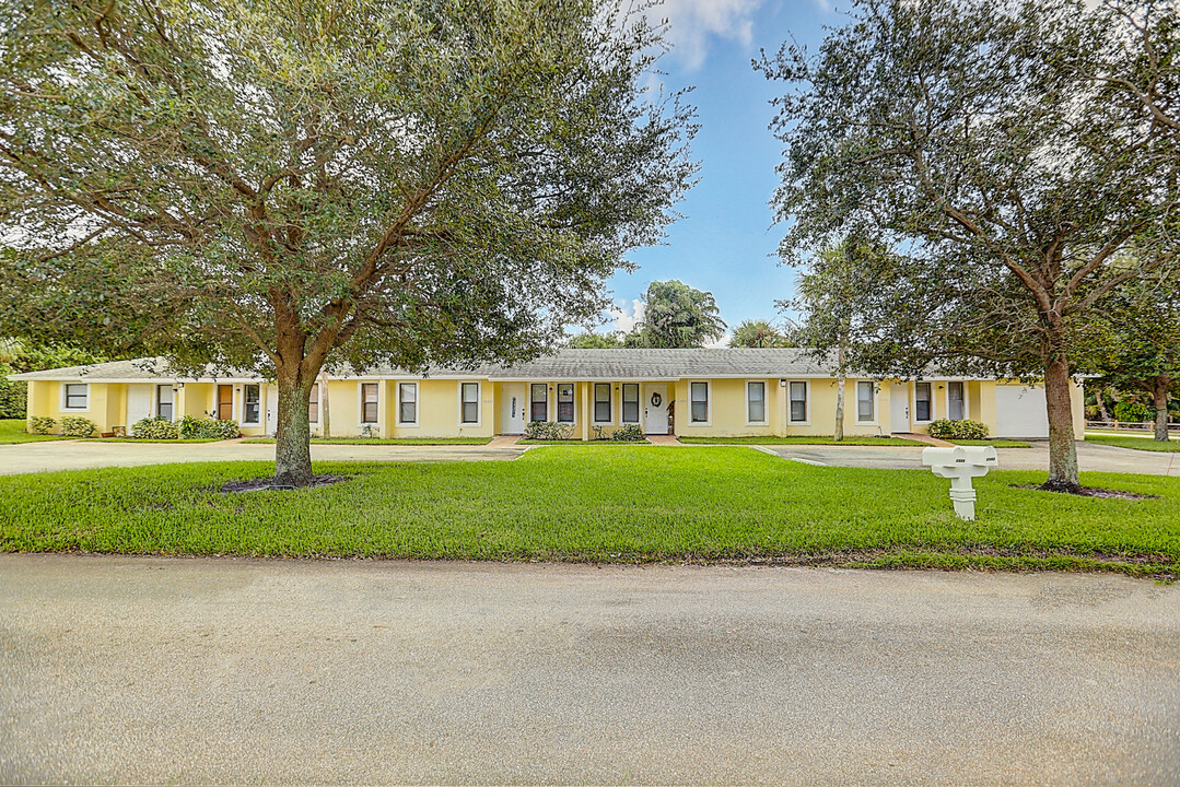 12050 Ellison Wilson Rd in North Palm Beach, FL - Building Photo