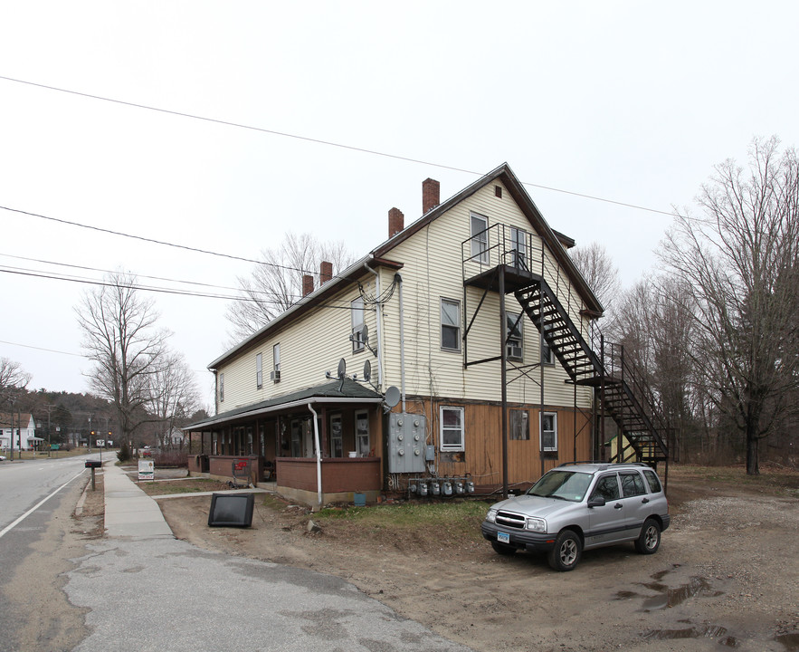 328 Hartford Pike in Dayville, CT - Foto de edificio