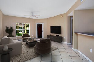 5060 Fairways Cir in Vero Beach, FL - Building Photo