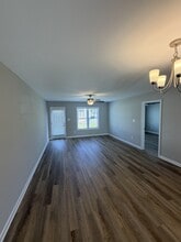 1752 Friendly Rd in Dunn, NC - Foto de edificio - Building Photo