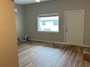 1209 N Osceola Ave in Clearwater, FL - Foto de edificio - Building Photo