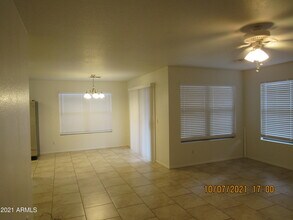 2311 E Hazeltine Way in Chandler, AZ - Building Photo - Building Photo