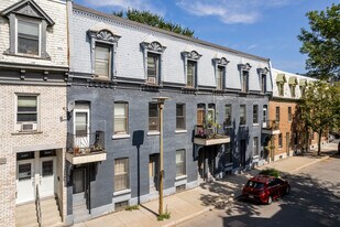 2461 Coursol Rue in Montréal, QC - Building Photo
