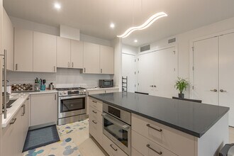 1701 W Webster Ave in Chicago, IL - Foto de edificio - Building Photo