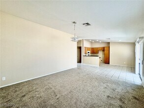 2024 Fountain Valley Way in North Las Vegas, NV - Foto de edificio - Building Photo