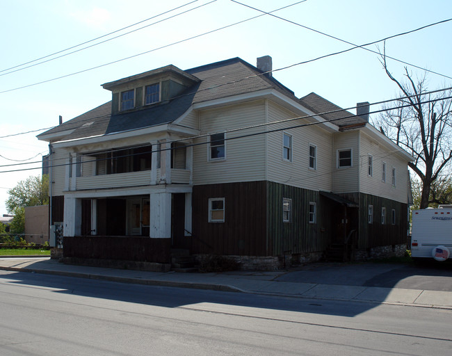 239 High St in Watertown, NY - Building Photo - Building Photo